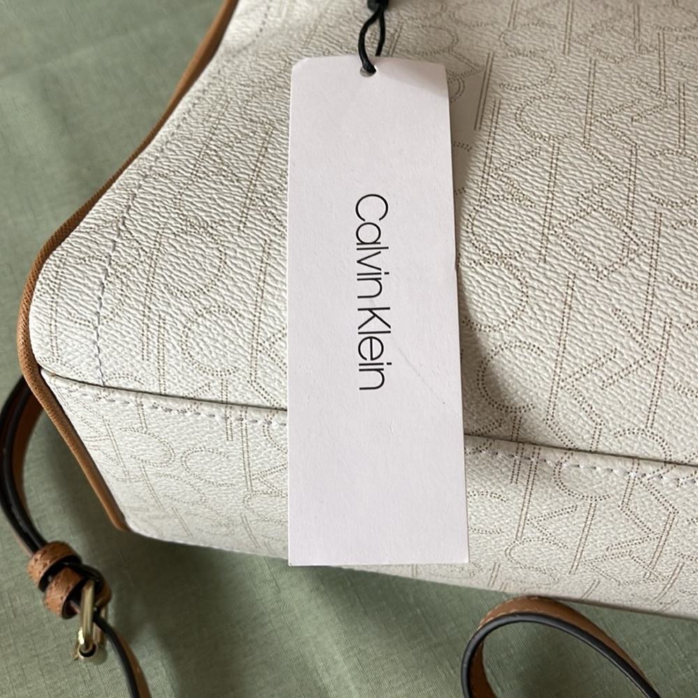 Calvin Klein Purse - Picture 5 of 15